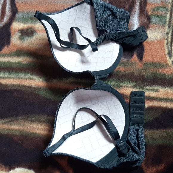 Victoria's Secret 32d Bra - Picture 3 of 3